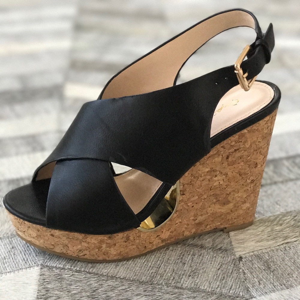NEW IN BOX. Shoes - Picture 2 of 2